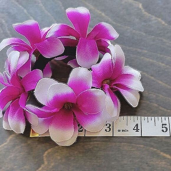 Vtg hibiscus synthetic flower hair tie - Picture 3 of 5